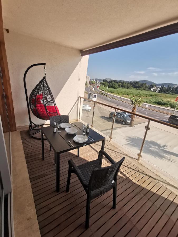 New Luxury Apartments Bar Luaran gambar