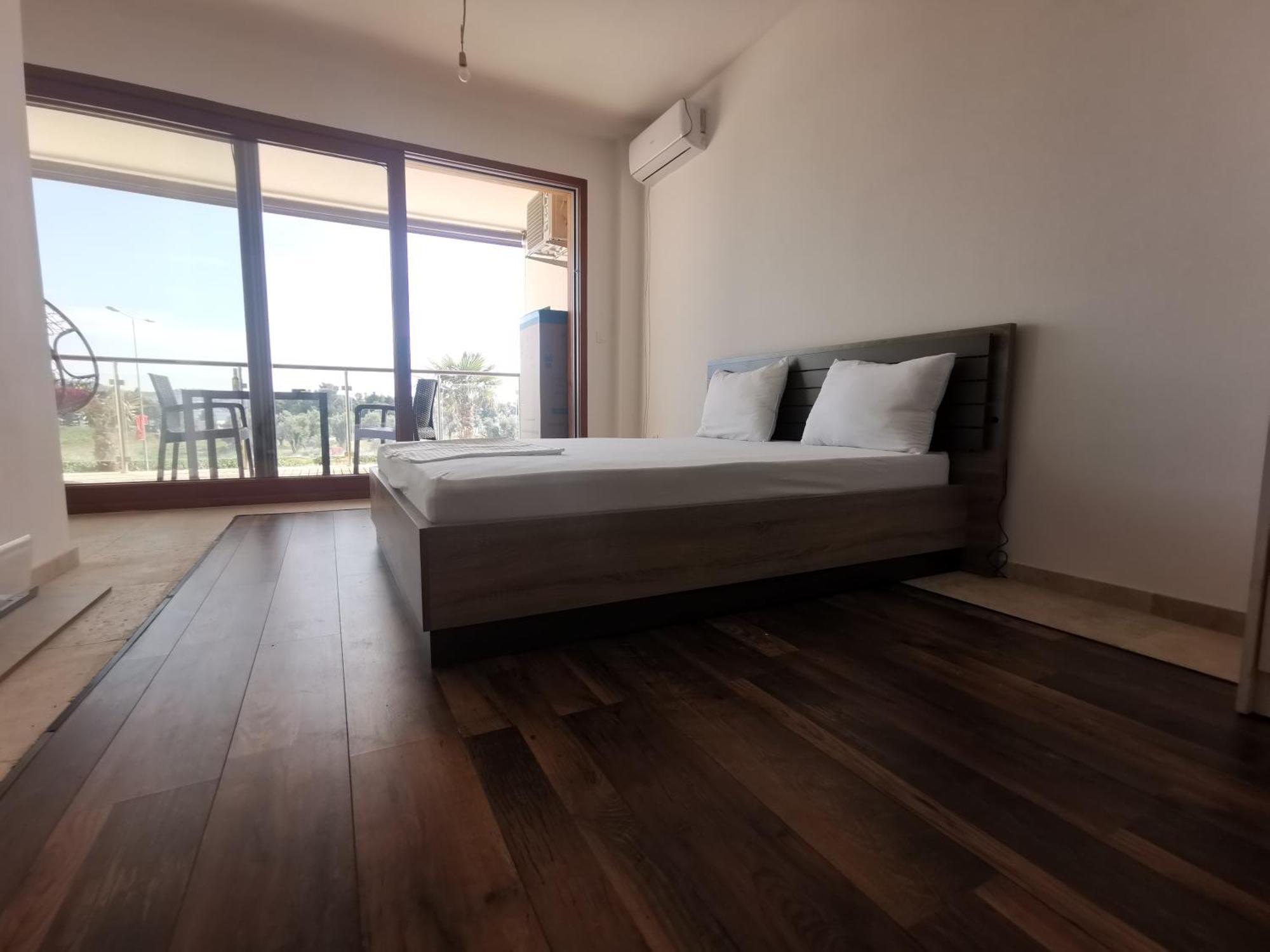 New Luxury Apartments Bar Bilik gambar
